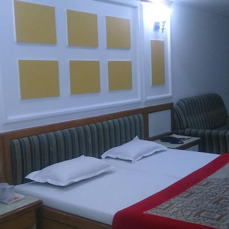 Hotel Unnati Amhedabad Dış mekan fotoğraf