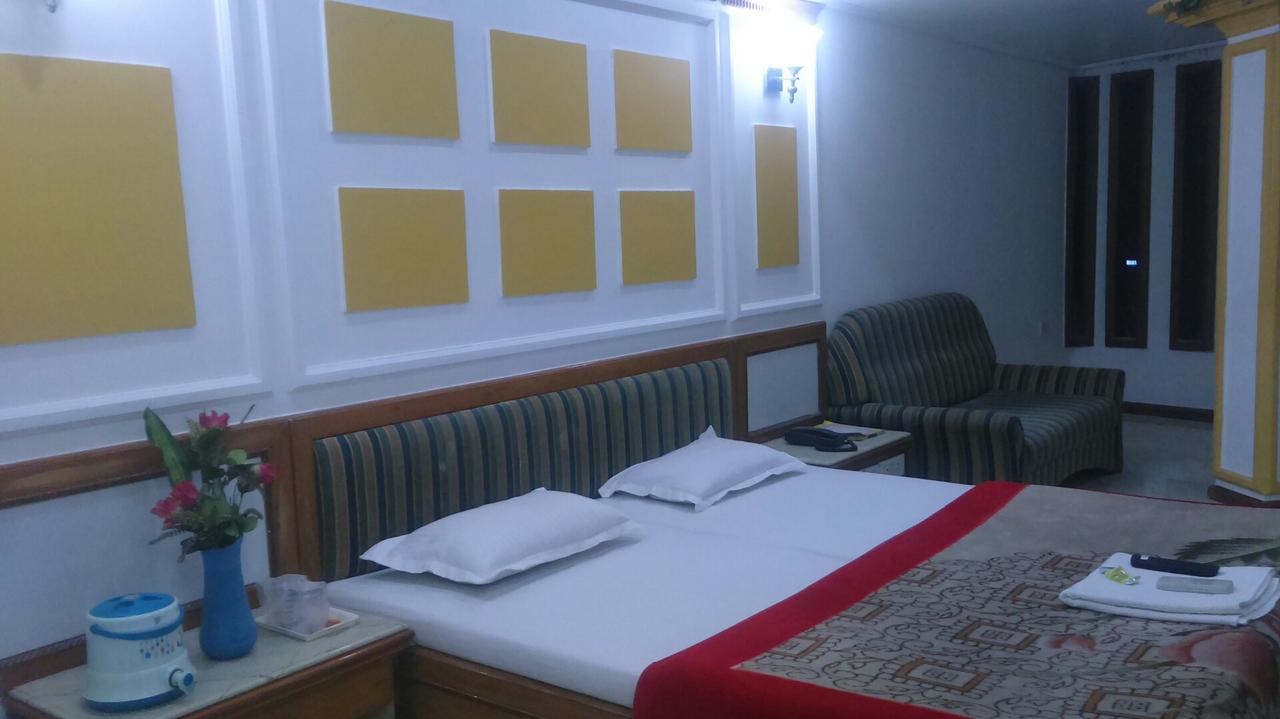 Hotel Unnati Amhedabad Dış mekan fotoğraf