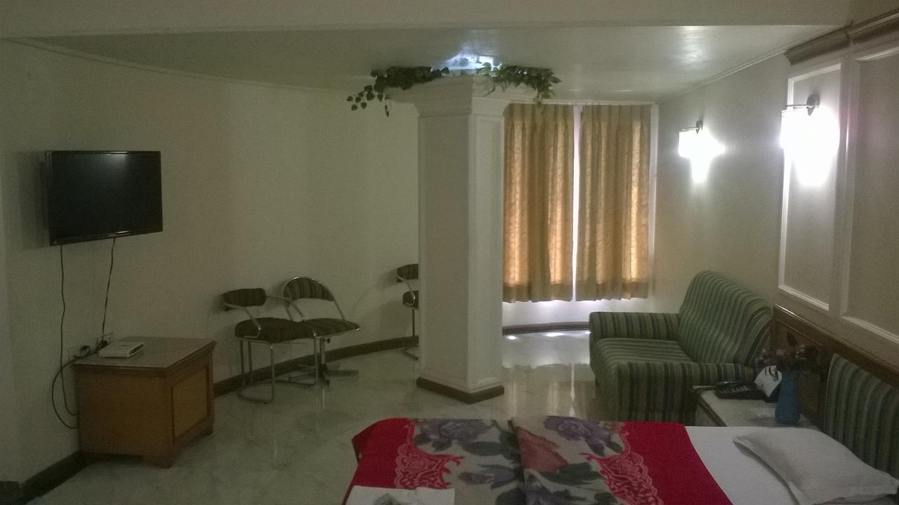 Hotel Unnati Amhedabad Dış mekan fotoğraf